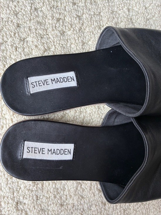 Steve Madden Women’s Black Leather Karolyn Flat Sandals Size 8 - Picture 4 of 8